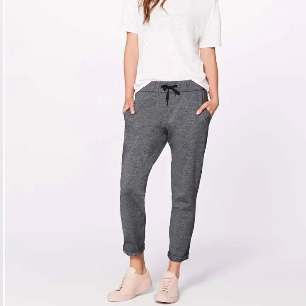 Lululemon Heathered Black On The Fly Pant *28" 4